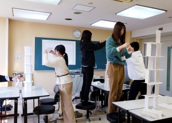 ペーパータワー体験の様子１