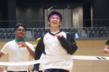 徒競走の様子。ゴール！