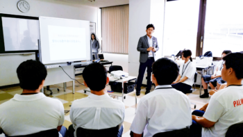 円陣で話しやすい形で!