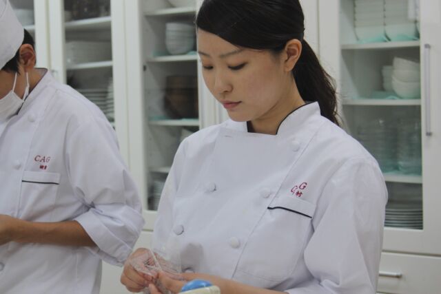 【８月４日オープンキャンパスに参加する卒業生をご紹介！】

～コンビニ商品の商品開発を経験していた先輩～

8月4日(日)
🌻夏休みスペシャル🌻オープンキャンパスに参加する卒業生をご紹介！

2020年に本校を卒業後、大手コンビニの供給工場に就職。商品開発をてがける。
現在は転職し、渋谷の飲食店の新店舗で修行中。

【開催日】
日程：8月４日(日)
時間：10:00-15:00(受付開始9:00-）
場所：中央農業大学校
　　　群馬県前橋市南町2-31-1

お気軽にご参加ください！！

#中央農業大学校
#群馬県
#前橋市
#専門学校
#学生
#農業
#スマート農業
#農業男子
#農業女子
#オープンキャンパス