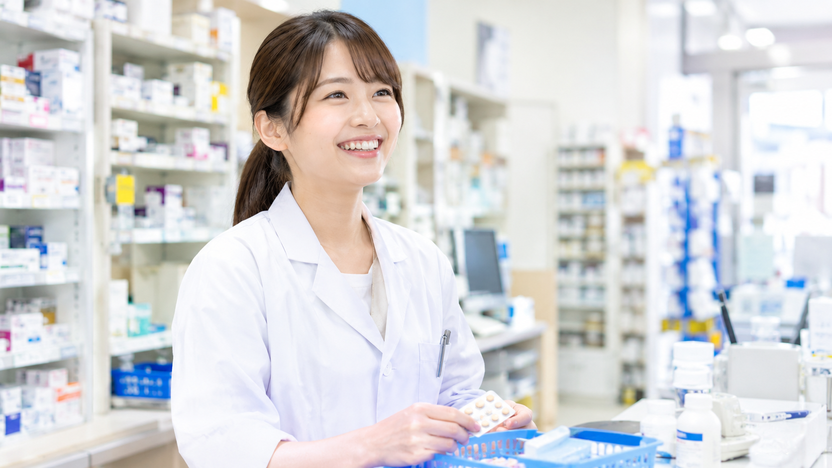 薬剤師が調剤を行っている様子